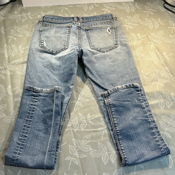 Ladies New York & Company Skinny Jeans. - Picture 4 of 7